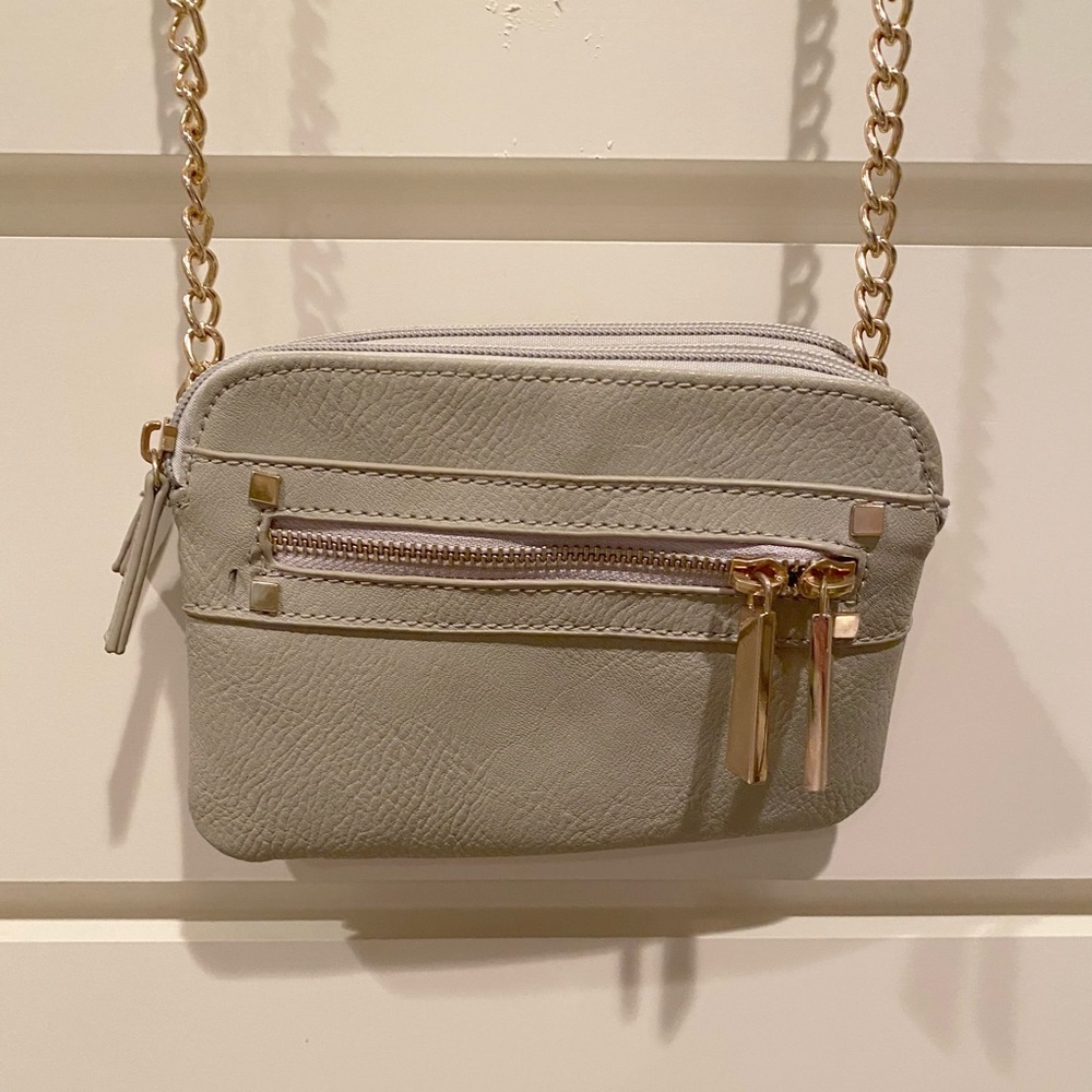 Francesca’s Gray Crossbody Purse